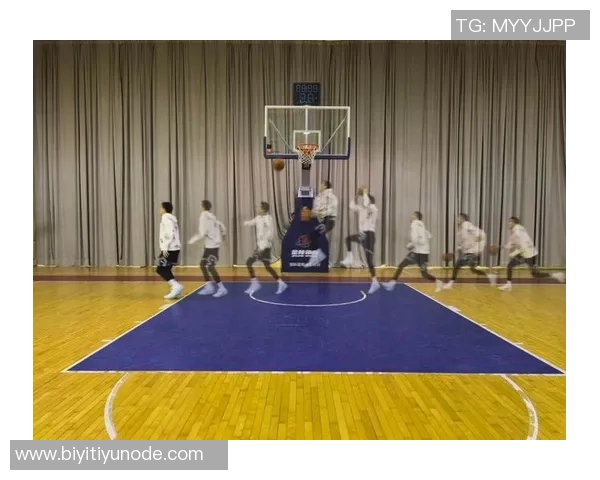 独行侠与诺维茨基共同揭幕家乡第4座翻新球场展现篮球魅力